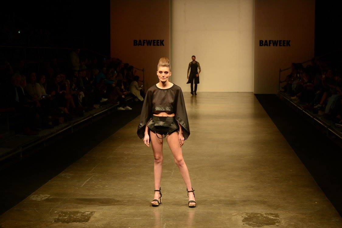 Benitez Emilse x - Heronina - Pasarela - Nicolas Storino - 20