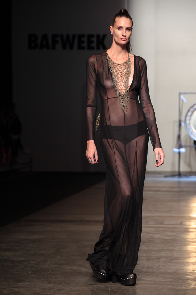 Emilse Benitez x - pasarela - Perdon 107