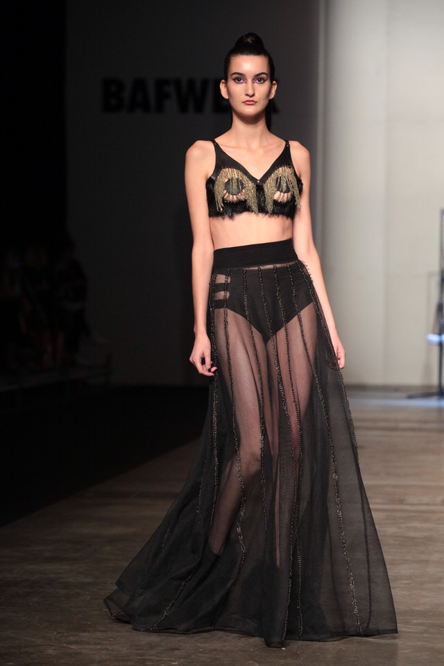 Emilse Benitez x - pasarela - Perdon 112