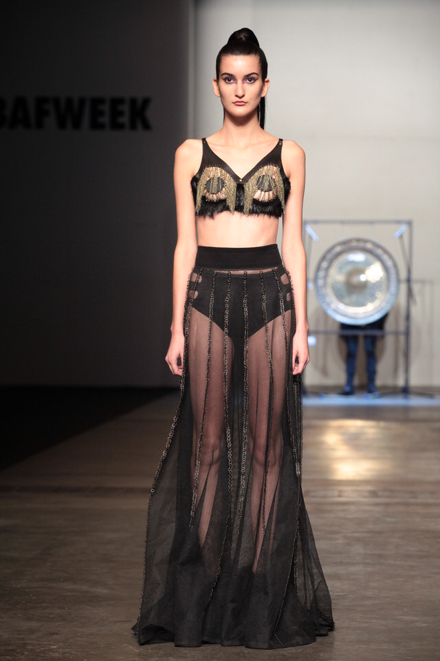 Emilse Benitez x - pasarela - Perdon 115