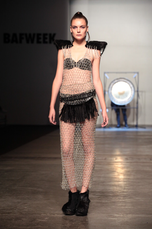 Emilse Benitez x - pasarela - Perdon 89